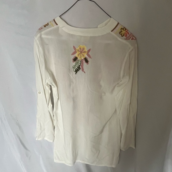 NWT Solitaire Embroidered Tunic Top V-Neck Roll Tab Sleeves Floral Multicolor, M - Picture 3 of 7